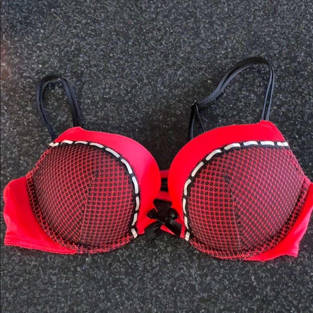 VS very sexy pushup bra